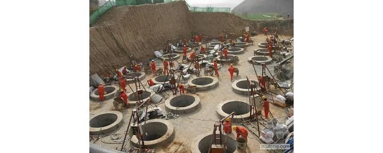 人工挖孔樁施工安全防范 民工兄弟路橋施工注意安全